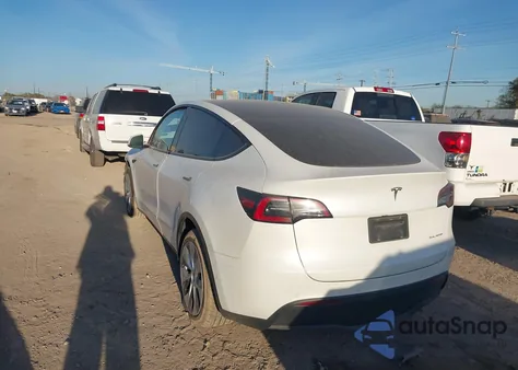 2021 Tesla Model Y Long Range Dual Motor All-Wheel Drive z USA, uszkodzony, nr VIN 5YJYGDEE0MF305337